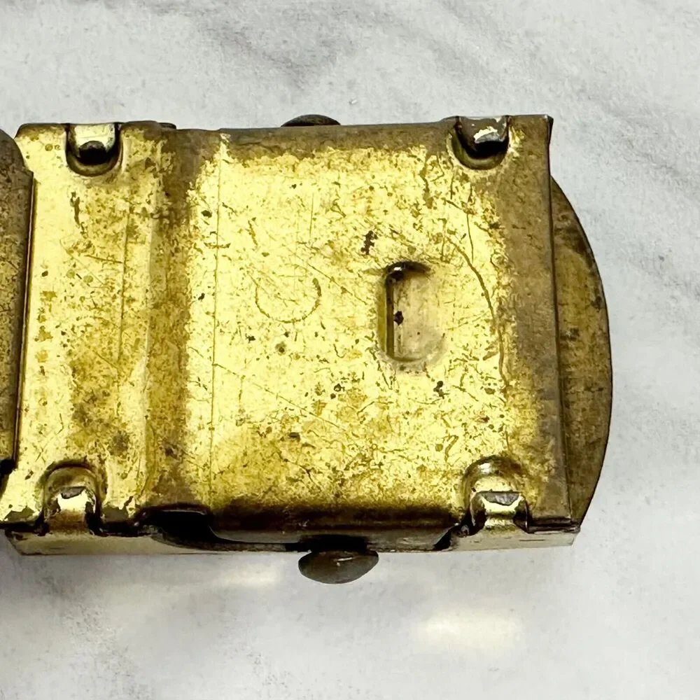 Unbranded gold tone